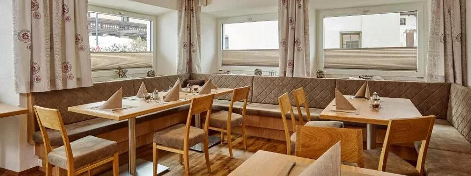 family active otztal avontuurlijke gezinsvakantie families oostenrijk tirol gasthof hotel post 2