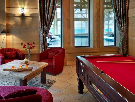 actieve gezinsvakantie outdoorvakantie families frankrijk haute savoie samoëns la reine des prés pool