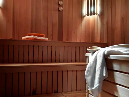 actieve gezinsvakantie outdoorvakantie families frankrijk haute savoie samoëns la reine des prés sauna