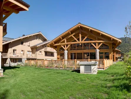 actieve gezinsvakantie outdoorvakantie families frankrijk haute savoie samoëns la reine des prés buiten3