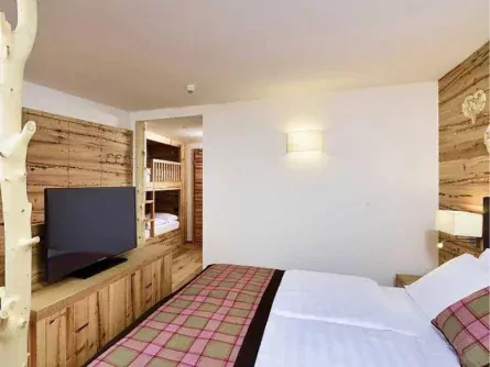 family active val di sole premium hotel palace ravelli alpine family room (5)