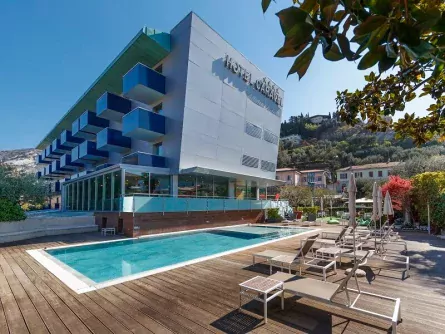 family outdoor active lago di garda actieve vakantie gardameer trentino zuid tirol italie bike hotel caravel2