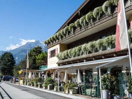 outdoor active zillertal outdoorvakantie oostenrijk tirol mayrhofen hotel landhaus carla exterieur 3