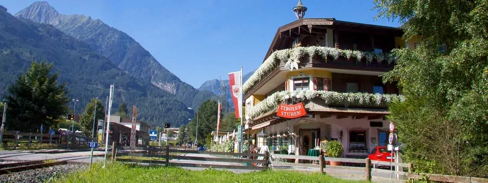 outdoor active zillertal outdoorvakantie oostenrijk tirol mayrhofen hotel landhaus carla buiten