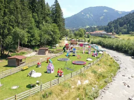 family fun brixental premium avontuurlijke gezinsvakantie oostenrijk families hotel berghof speeltuin