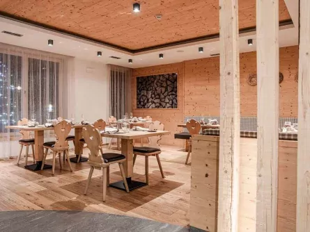 family active val di sole premium italie trentino zuid tirol commezzadura monroc hotel eetruimte