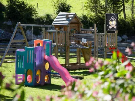 family fun brixental premium avontuurlijke gezinsvakantie oostenrijk families hotel berghof speeltuin2