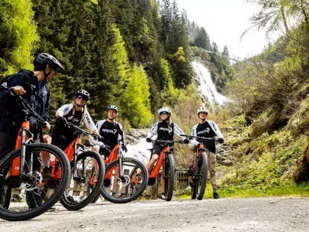 actieve gezinsvakantie outdoorvakantie families oostenrijk ötztal e mtb