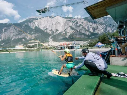 actieve gezinsvakantie outdoorvakantie families oostenrijk ötztal wakeboarden2