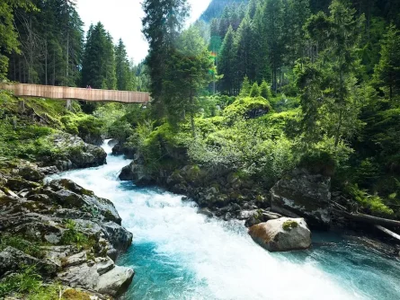 huttentocht stubaier höhenweg stubaier alpen stubaital oostenrijk stubai tirol tourismusverband stubai tirol sulzenau huette grawa wasserfall 1