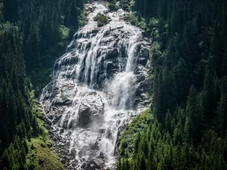 huttentocht stubaier höhenweg stubaier alpen stubaital oostenrijk stubai tirol tourismusverband stubai tirol sulzenau huette grawa wasserfall 2