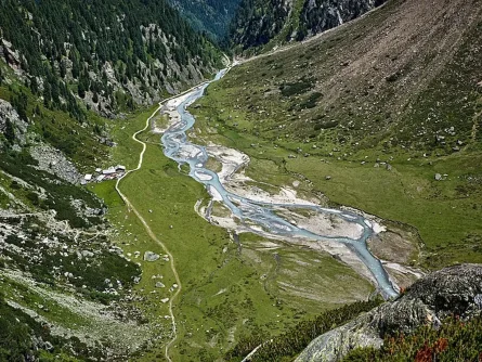 huttentocht stubaier höhenweg stubaier alpen stubaital oostenrijk stubai tirol tourismusverband stubai tirol sulzenau huette sulzenauer becken 2