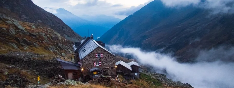 huttentocht stubaier höhenweg stubaier alpen stubaital oostenrijk stubai tirol tourismusverband stubai tirol nuernberger huette 3