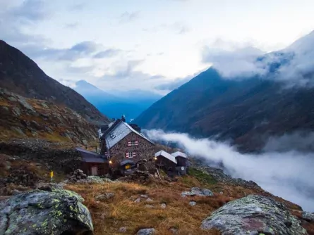 huttentocht stubaier höhenweg stubaier alpen stubaital oostenrijk stubai tirol tourismusverband stubai tirol nuernberger huette4