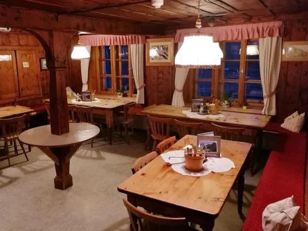huttentocht stubaier h&ouml;henweg stubaier alpen stubaital oostenrijk stubai tirol n&uuml;rnberger huette