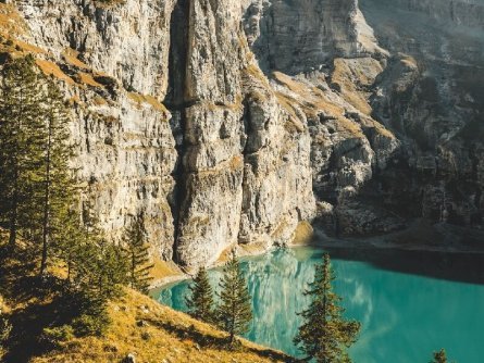 huttentocht interlaken bern zwitserland zoeschinensee