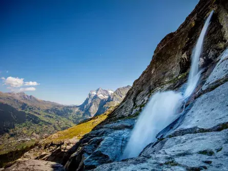 huttentocht interlaken kander bern zwitserland sandbachfall