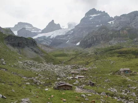 huttentocht interlaken kanderst bern zwitserland oberbärgli