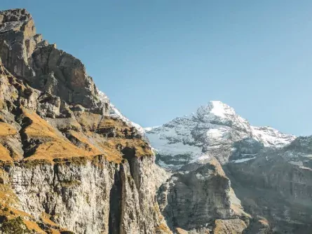 huttentocht interlaken bern zwitserland oeschinensee