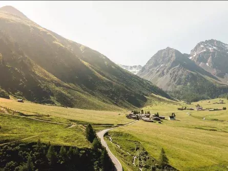 Huttentocht Kesch Trek Graubünden Zwitserland Dertigdoerfli 2