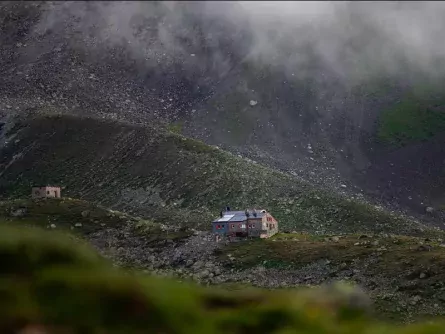 Huttentocht Kesch Trek Graubünden Zwitserland Es cha Hütte 2