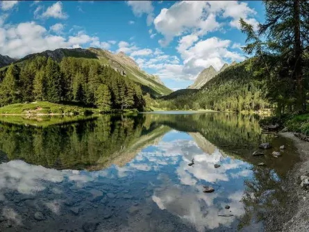 Huttentocht Kesch Trek Graubünden Zwitserland Palpuognasee Panorama