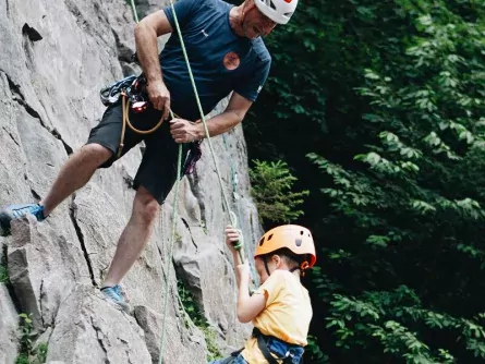 family active samoëns avontuurlijke vakantie families frankrijk haute savoie rotsklimmen 4 (1)