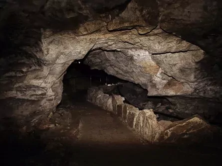 outdoor active samoëns avontuurlijke outdoorvakantie families vrienden frankrijk haute savoie spéléologie 3