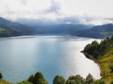 huttentocht savoie panorama frankrijk beaufort roselend lake