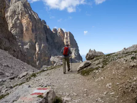 day 5   huttentocht puez odle nature_park dolomieten italiaanse alpen italie berghut day 5   sassolungo & sasso piatto (29)