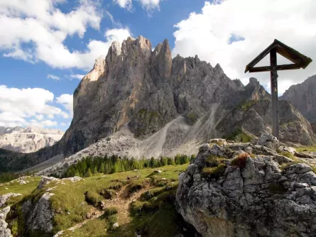 day 5   huttentocht puez odle nature_park dolomieten italiaanse alpen italie berghut day 5   sassolungo & sasso piatto (28)