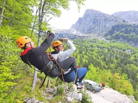 family outdoor active bovec outdoorvakantie slovenie zipline 3