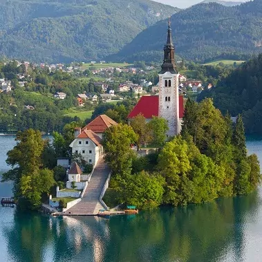 rondreis slovenië highlights julische alpen gorenjska bled meer van bled maria hemelvaartkerk
