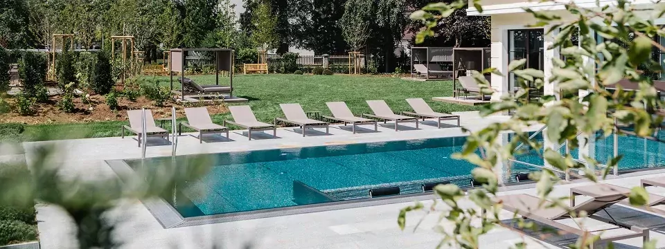 oostenrijkse alpen oostenrijk tirol zell am ziller hotel brau buitenzwembad