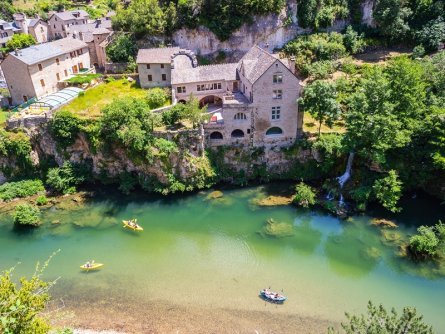 gorges du tarn frankrijk lozere aveyron saint chély du tarn village 1